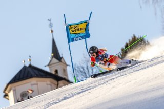 Après trois éliminations successives, Camille Rast retrouve les joies du top 15 en géant